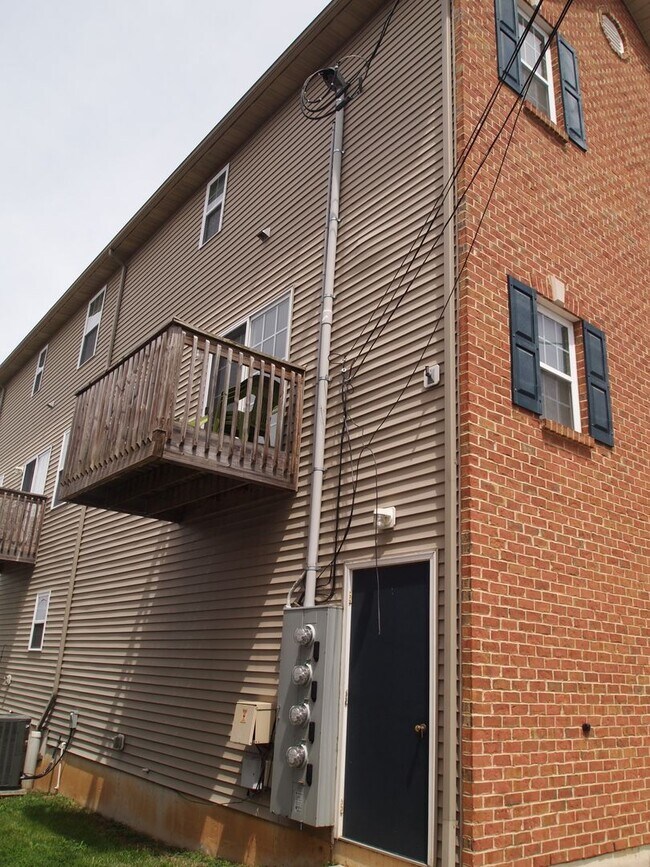 Building Photo - 39 E Garrison St