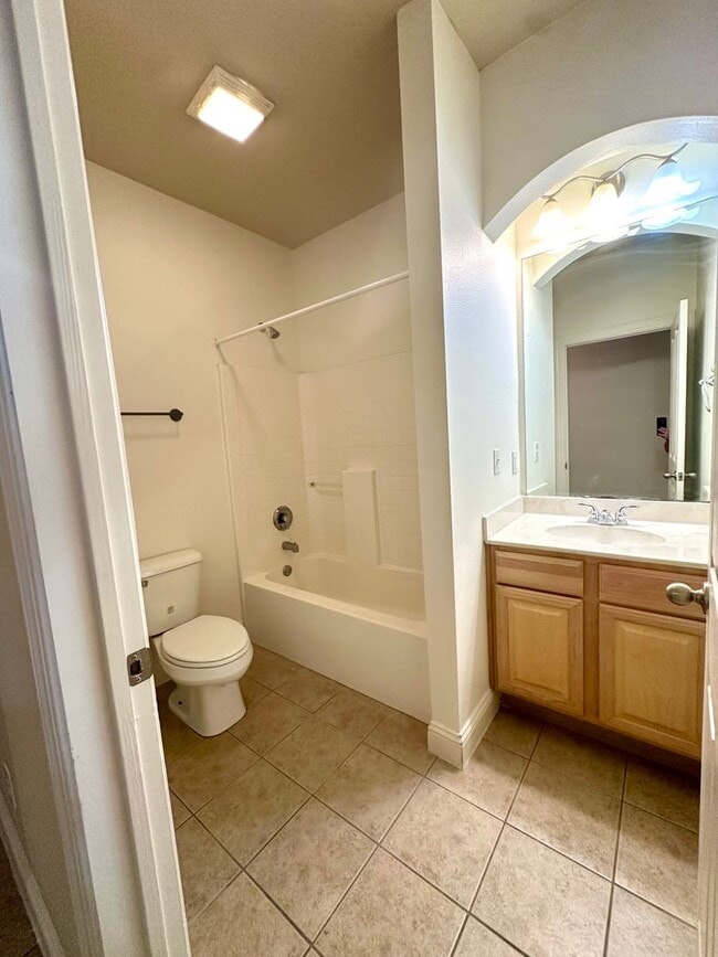 Building Photo - Summerwood Villas 3BR 2BA