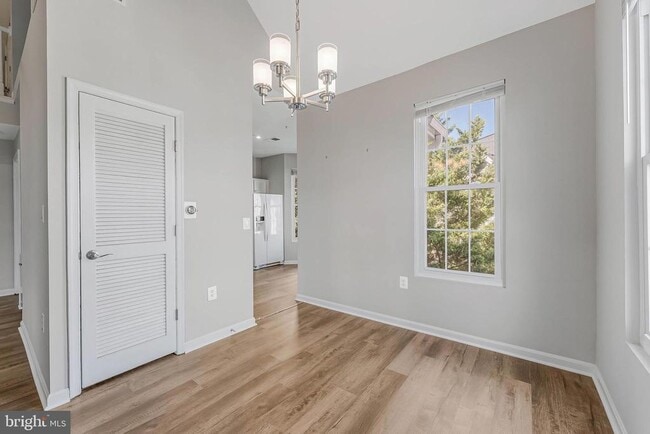 Building Photo - 20451 Chesapeake Square