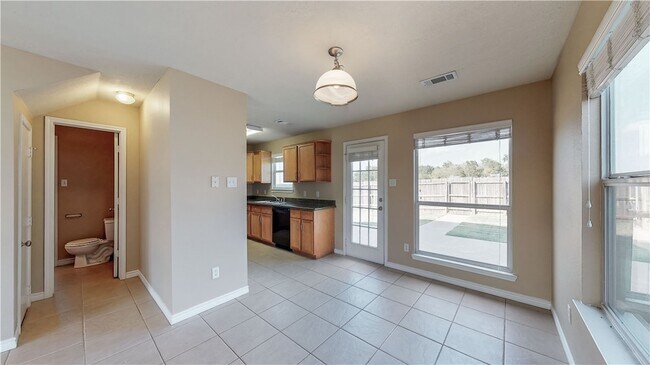 Building Photo - 4023 Southern Trace Dr
