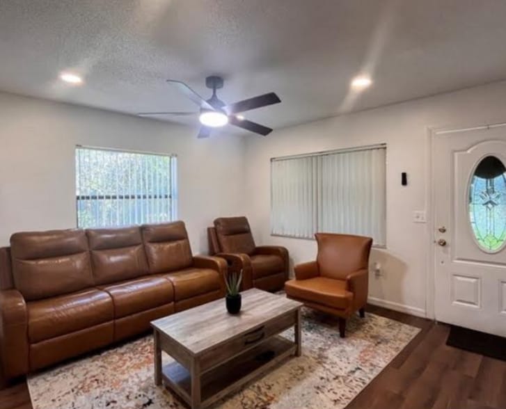 Building Photo - 608 William Ave