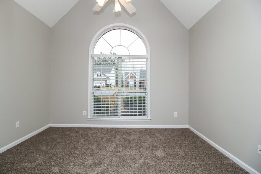 Building Photo - 22 Saratoga Pl