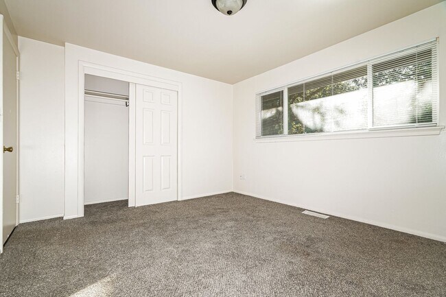 Building Photo - 9725-27 Lake Steilacoom Dr SW