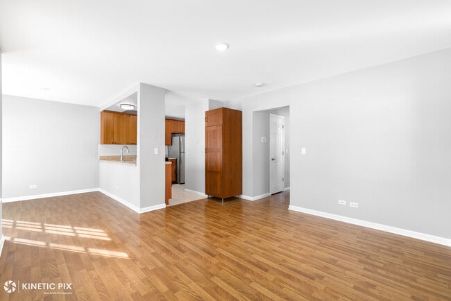 Building Photo - 313 Cromwell Ct