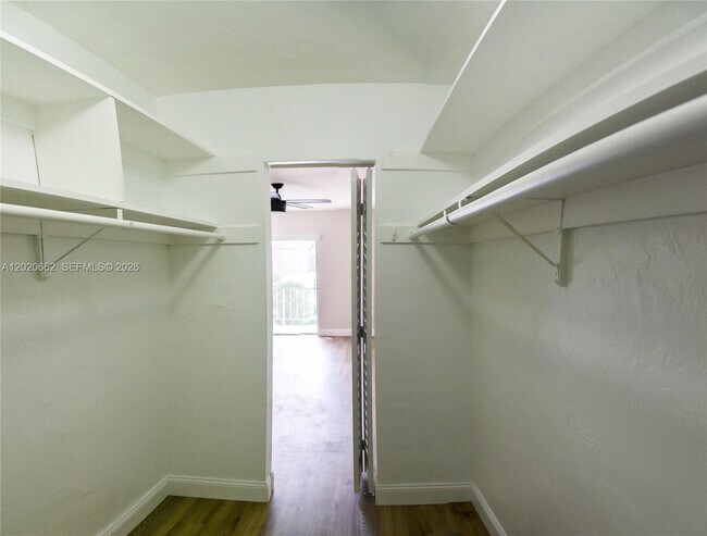 Building Photo - 9611 SW 77th Ave