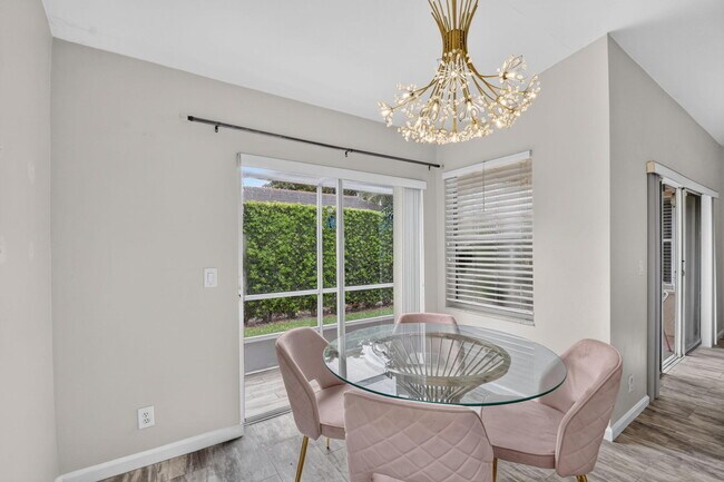 Building Photo - 208 Caribe Ct