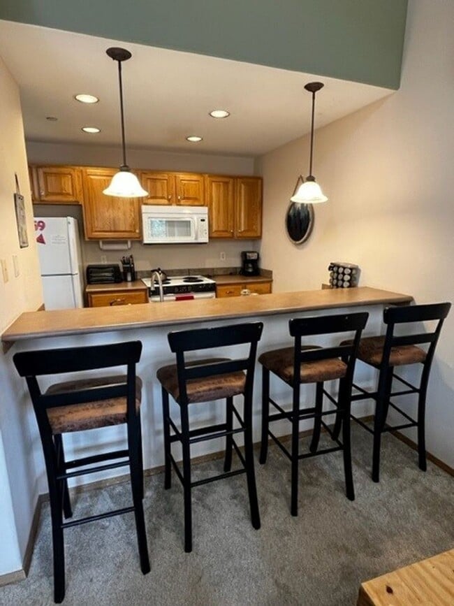 Building Photo - Winter Seasonal Rental- Tarn Landing C6
