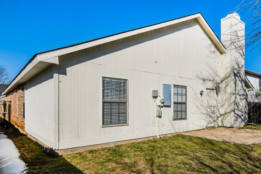 Building Photo - 2521 Galemeadow Dr