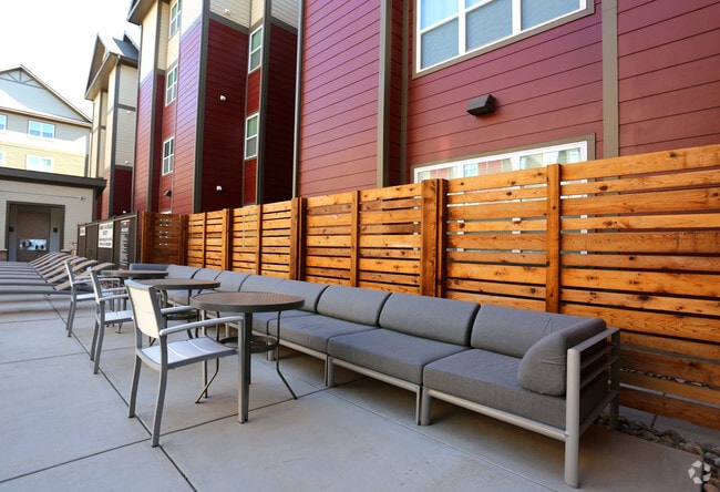 Building Photo - The Bloc - Historical Access