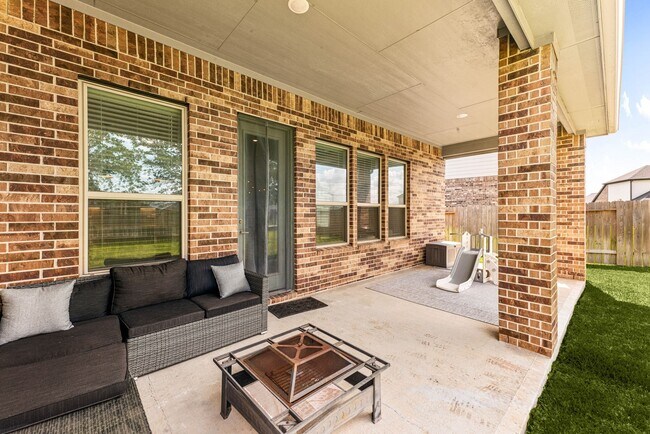 Building Photo - 31611 Donoso Dr