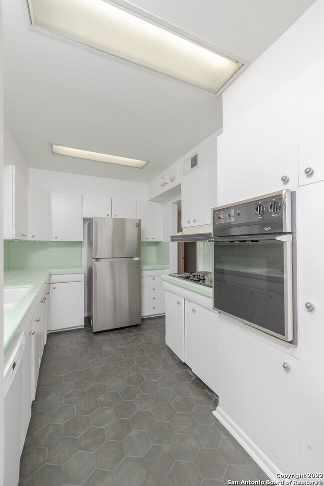Building Photo - 103 Oakhurst Pl