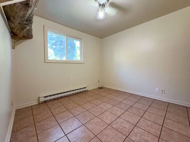 Building Photo - No HOA!