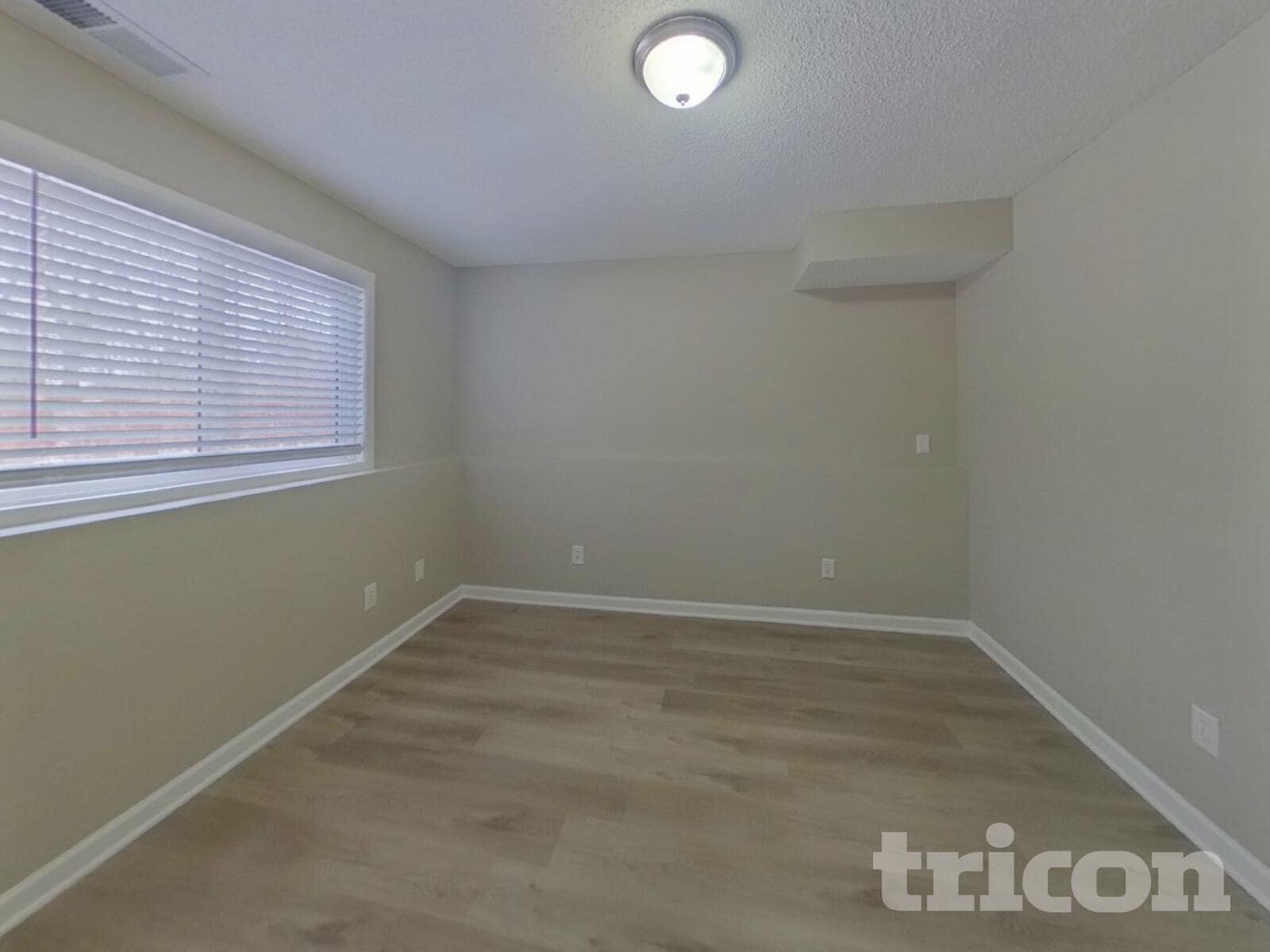 Building Photo - 14098 Yosemite Ave S