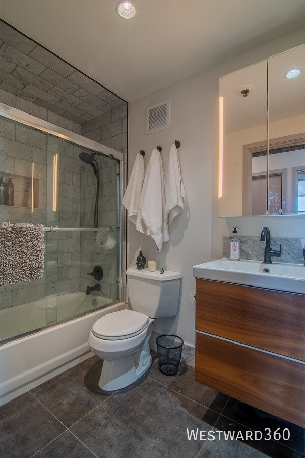 Building Photo - 525 N Halsted-604
