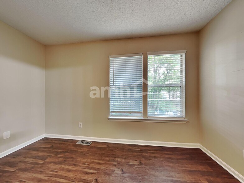 Building Photo - 8703 Coach Wood Ct