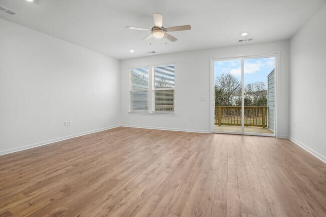 Building Photo - 466 Blair Rd