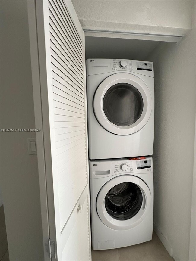 Building Photo - 14573 SW 261st Terrace