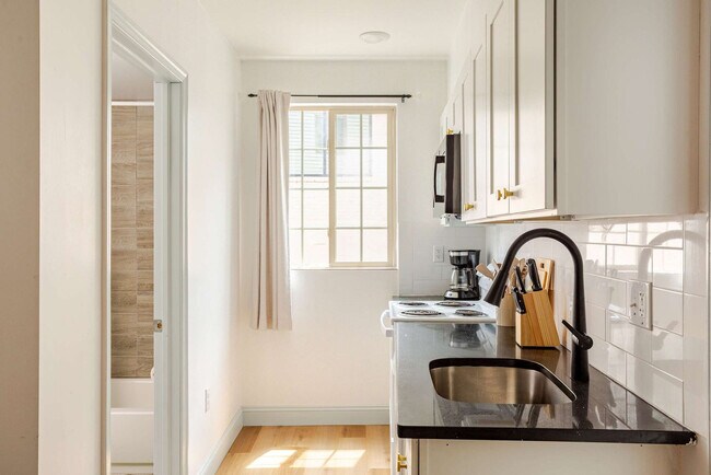 Building Photo - 1384 Ridge Ave