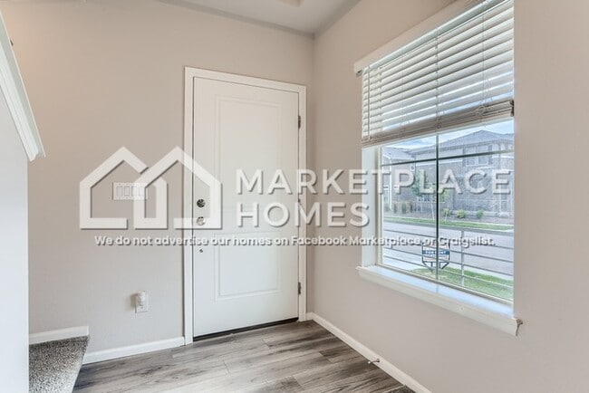 Building Photo - 10134 Zeno St