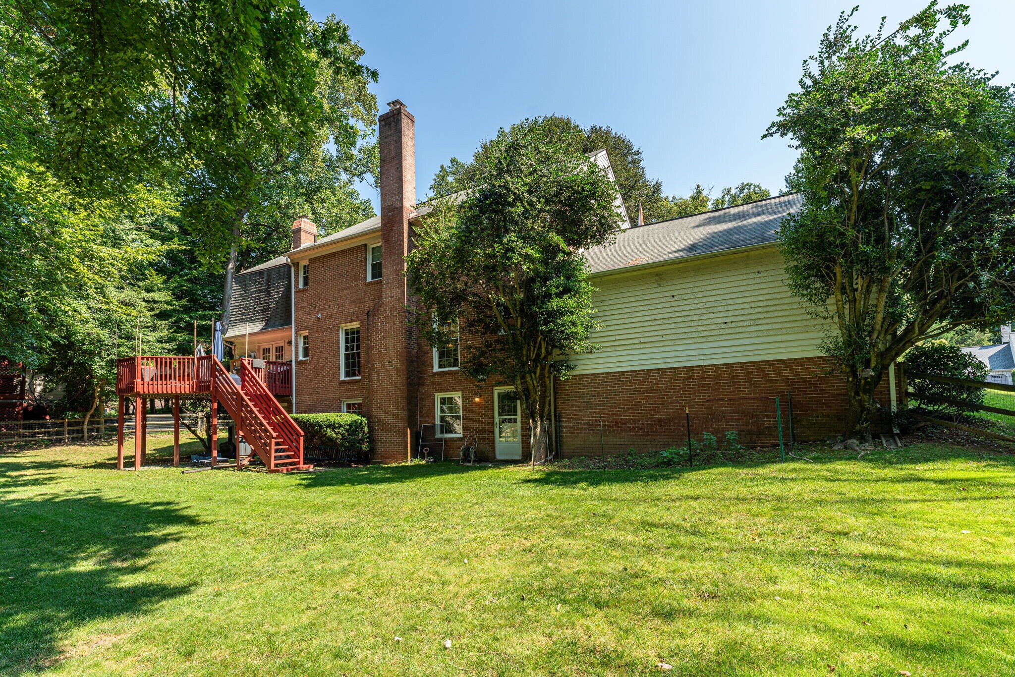 Fenced-in rear yard great for play area! - 10108 Donegal Ct