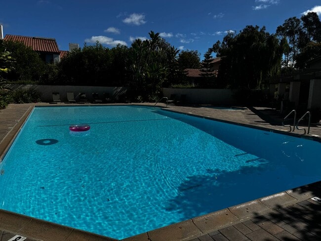 Building Photo - Remodeled Home in Irvine, Includes Attached 2 Car Garage