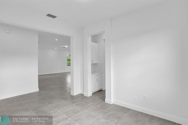 Building Photo - 11890 S Baypoint Cir