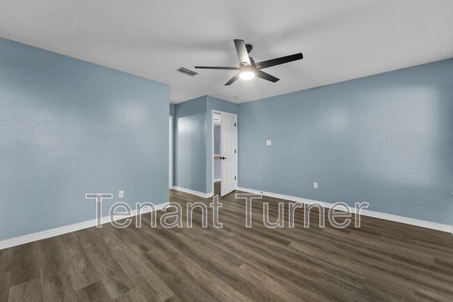 Building Photo - 13300 St Martin Dr