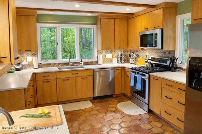 Building Photo - 26 Webster Rd