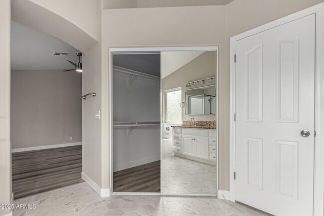 Building Photo - 2319 E San Tan Dr