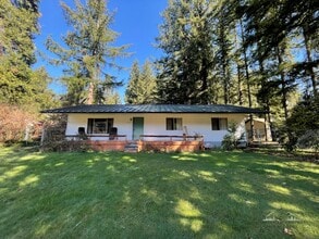 Building Photo - McKenzie HWY 3-bedroom/ 2bath