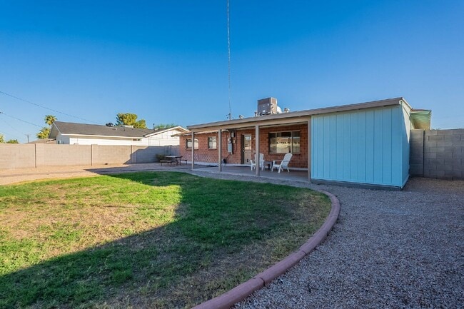 Building Photo - 8416 E Rancho Vista Dr