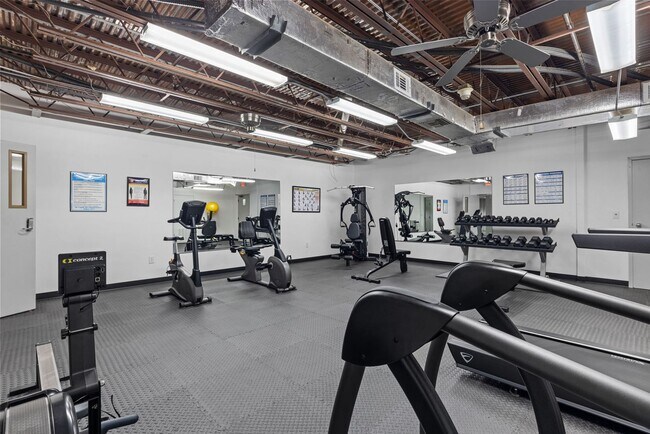 Building Photo - DOWNTOWN AREA