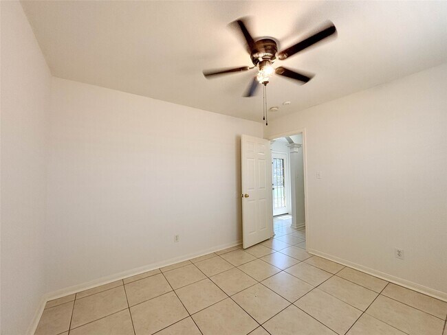 Building Photo - 1814 Senca Springs Ct