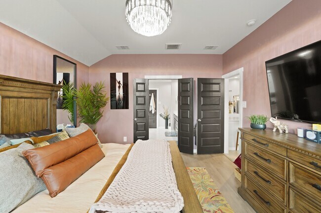 Building Photo - 1511 Maple Rdg Dr
