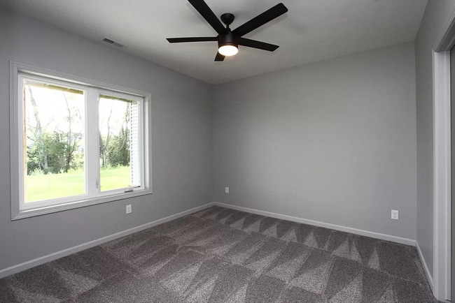 Building Photo - Beautiful 5 Bed/3 Bath House Available February 1st, 2026!