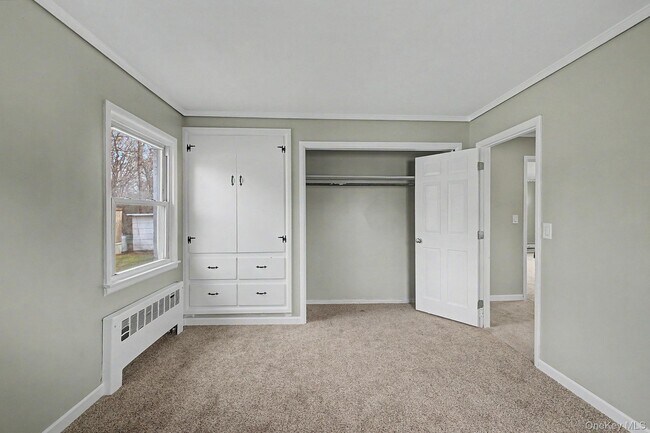 Building Photo - 2585 State Rte 55