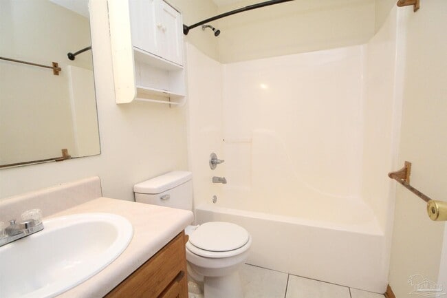 Building Photo - 3355 Green Briar Cir