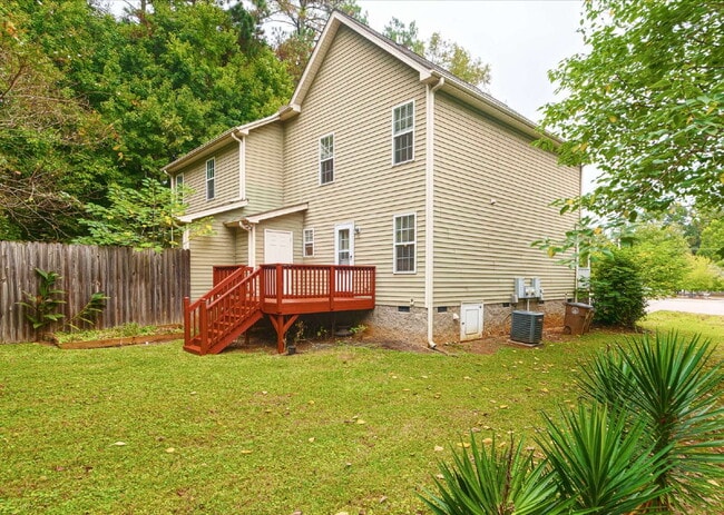 Building Photo - Charming & Spacious 3-Bed Townhouse with 2.5 Baths on Stadium Drive in Wake Forest!