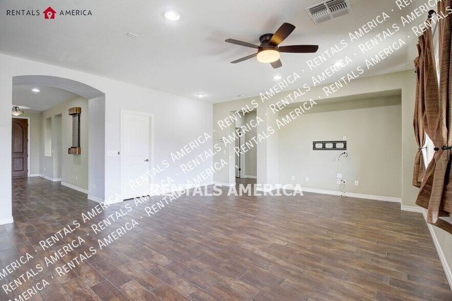 Building Photo - 73 W Crescent Way