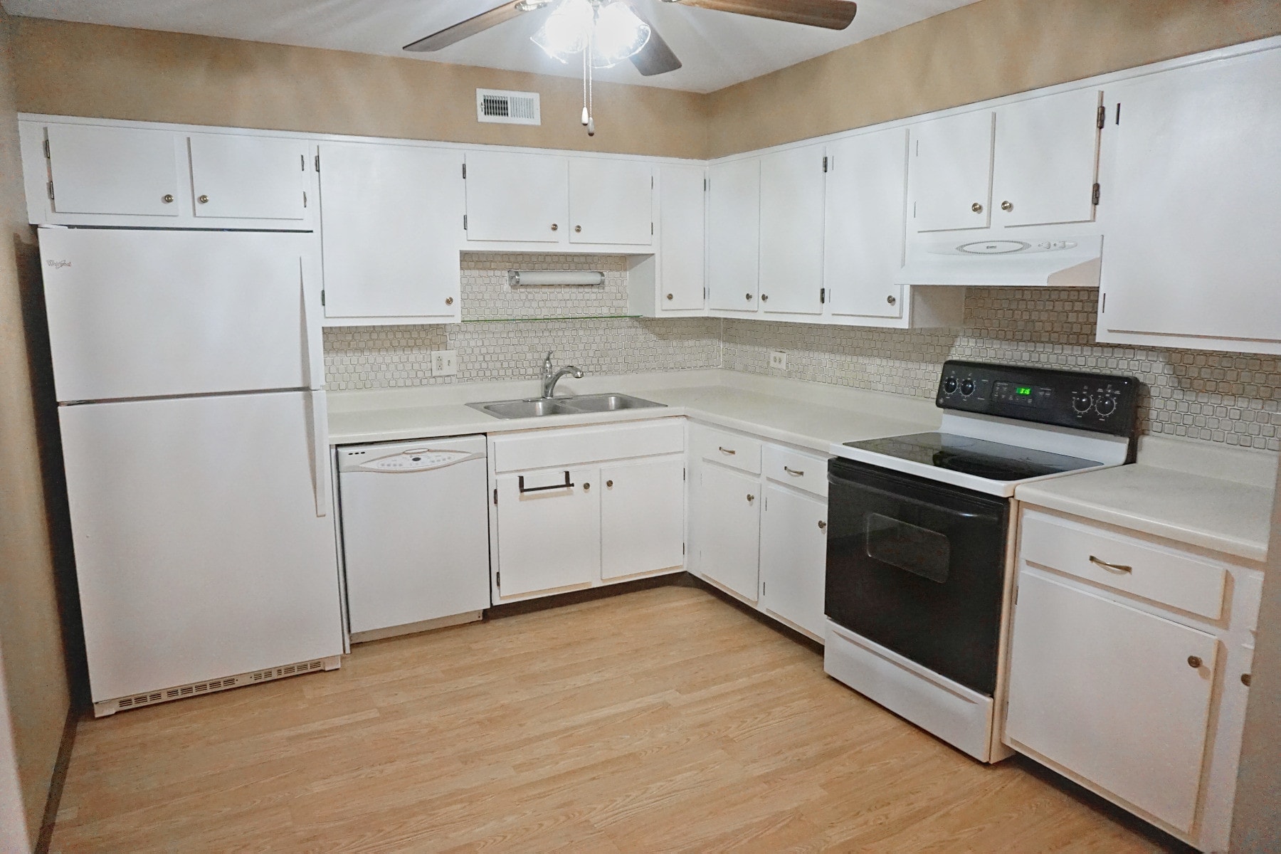 kitchen - 603 S River Rd