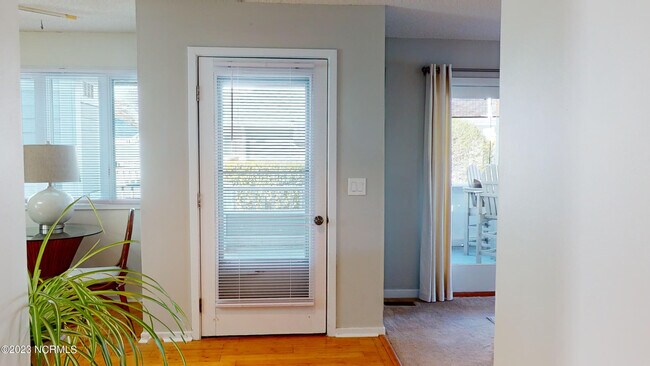 Building Photo - 1714 Deerfield Dr SW