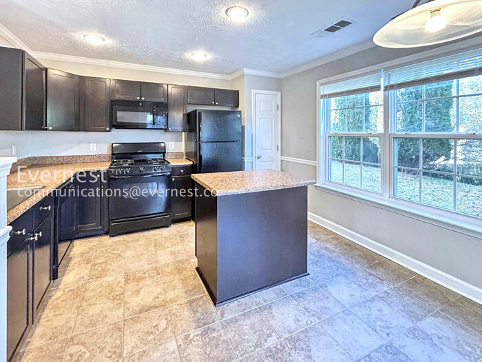 Building Photo - 113 Oak Grove Pl