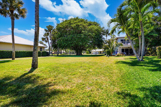 Building Photo - 10762 SE Burgee Ct