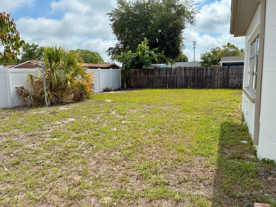 Building Photo - 8247 Saybrook Dr