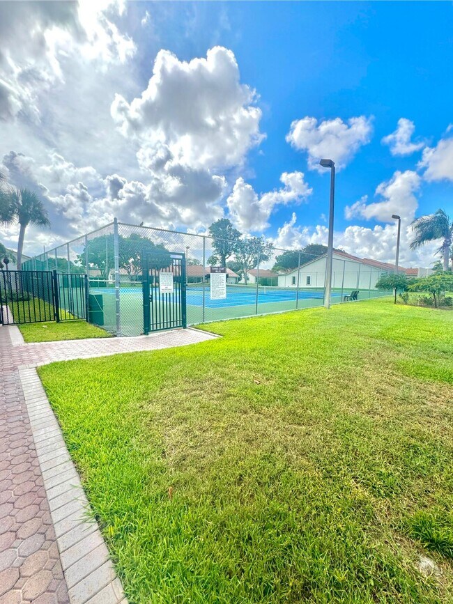 Building Photo - 21638 Coronado Ave