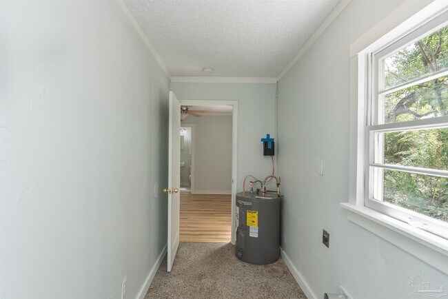 Building Photo - 1217 Poppy Ave