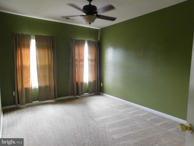 Building Photo - 402 Kintyre Ln