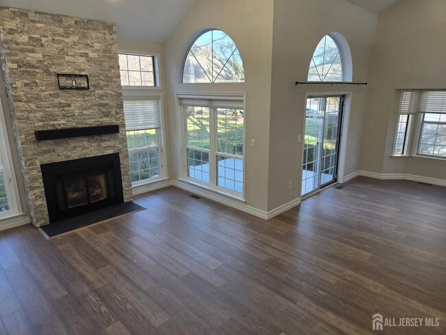 Building Photo - 14A Canterbury Dr