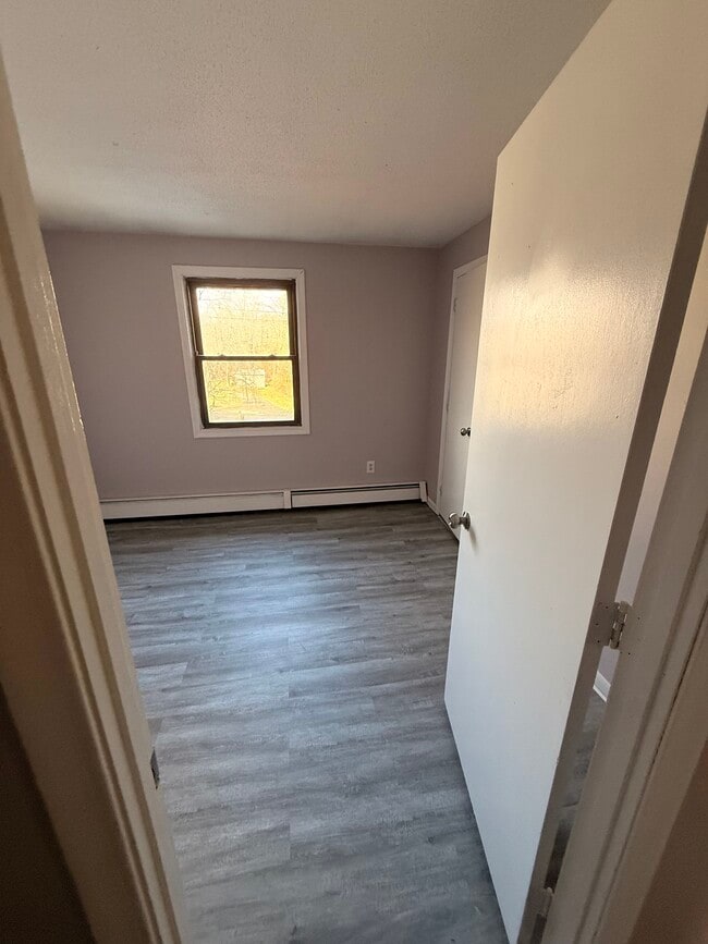 Building Photo - 606 Rye St