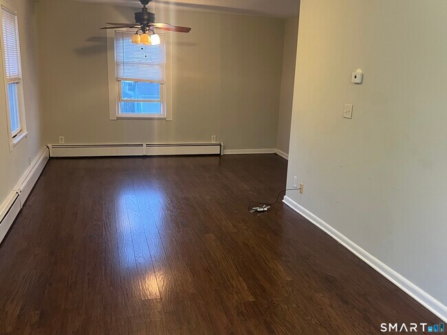 Building Photo - 104 Palmer Ave